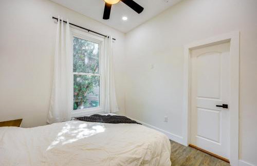 1 Mi to Dtwn San Antonio Sleek Bungalow with Yard! - Foto 24