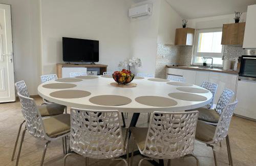 Villa Petra s bazenom, roštiljem i parkingom - Foto 51