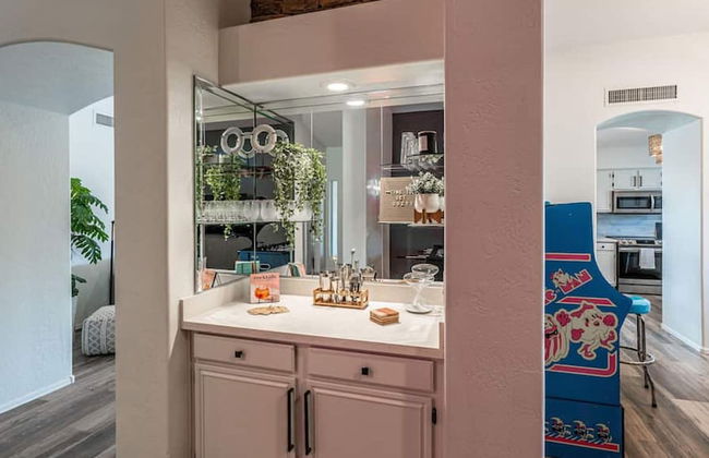 New Listing! Stylish 4 Bdrm W/pool and Game Room - Foto 24