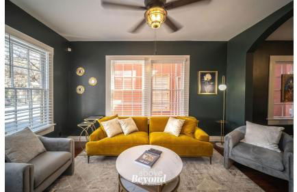 The Royal Treatment - Photo 1