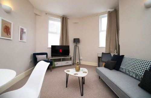 2 Bedroom City Apartment - 20mins Walk to Cabot Circus, With Free Wi-Fi & Off-Peak Parking Included - Foto 32