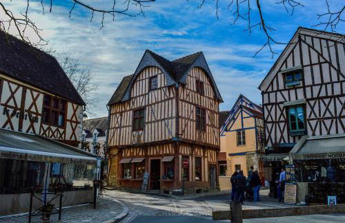 La Voulzie Appartement - Proche centre avec parking privé - Foto 32