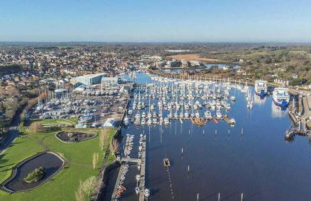 Stylish Cottage with Quay and River View - Foto 32