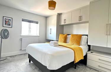 Modern 2 Bedroom First Floor Apartment, Free Parking, Woking - Foto 5