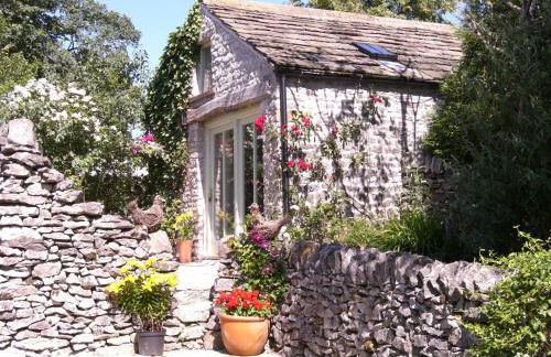 Swallow Barn - Photo 1