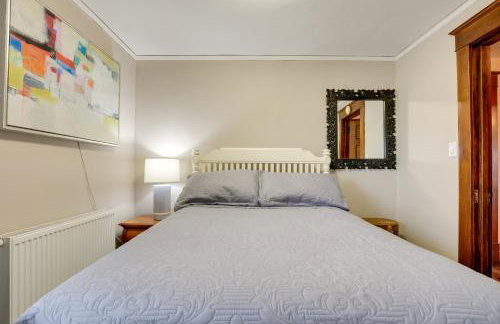 Spacious Home in Ramsay: 9 Smart TVs + Pool Table! - Foto 25