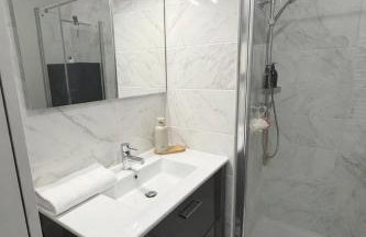 Luxury apartment with balcony & rooftop - Foto 17