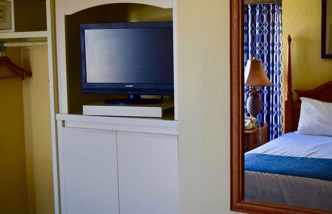 Schooner II Beach and Racquet Club - Photo 9