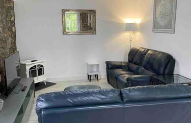 Beautiful renovated former coach house - Photo 25