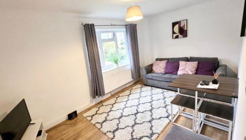 2 Bed Spacious Apartment, Sleeps 4, Free Wifi, Free Parking, Amenities Nearby, Good Transport Links Nearby, Contractors and Holidays - Foto 2