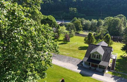 Historic Sears River Home (Main Level) on 10 Acres - Foto 51