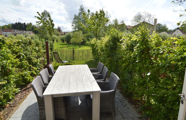 Stunning Holiday Home Near Forest in Slenaken - Photo 43