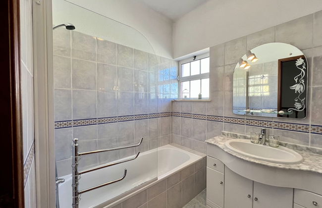 Pêra Stylish Villa With Pool by Homing - Foto 29