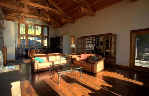 Lakeside Vacation Rental with Stunning Views and Spacious Interior on Flathead Lake, Montana - Foto 13