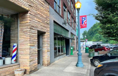 Loft Apartment Historic Downtown Main Street Sylva - Photo 2