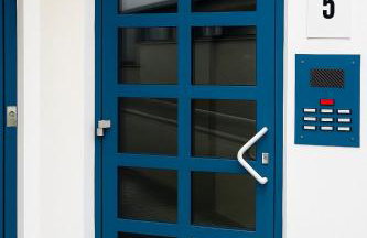 Modernes Apartment mit Balkon, Parkplatz, Waschmaschine für 4-5 Gäste - Foto 9