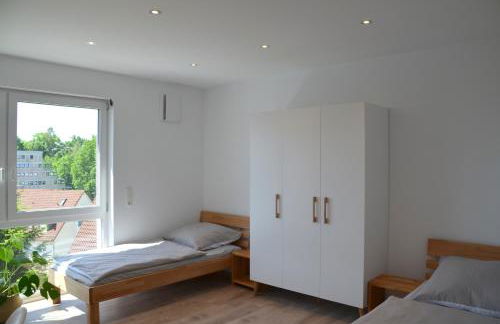 Apartment mit Küche, 2 Einzelbetten, Dusche, Parkplatz, schnellem Internet, ADA3 - Foto 16