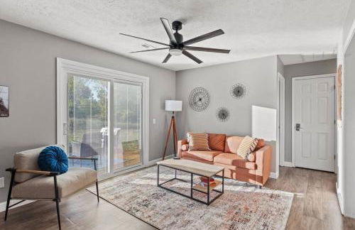 The Luxe/Hot Tub/Putt Putt/10 Miles Shaker Village - Foto 3