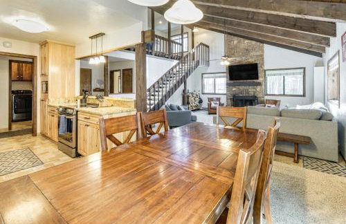 Walk to Lake & Trails: Angel Fire Home w/ Deck! - Foto 6