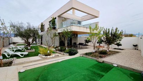 Chalet con piscina y jardín, no fumadores ni fiestas - Foto 3