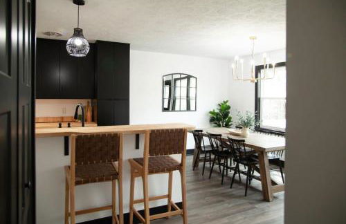 Modern Cottage with hot tub near lake, wineries, Geneva and SPIRE - Foto 14