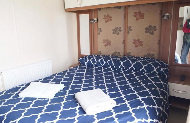 Caravan - Sleeps 8 - Pets Ok - Parking - Photo 3