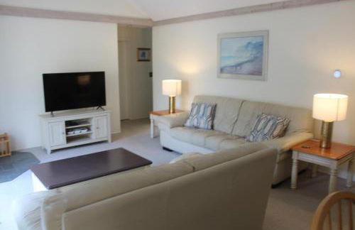 Exceptional New Seabury Mews Property - Photo 3