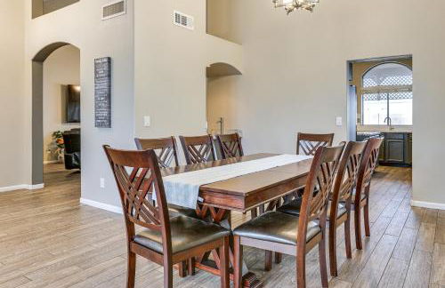 Game Room and Backyard Oasis Avondale Group Getaway - Foto 8