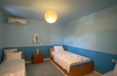 Georges Villa Galaxidi, family, pool and garden - Foto 12