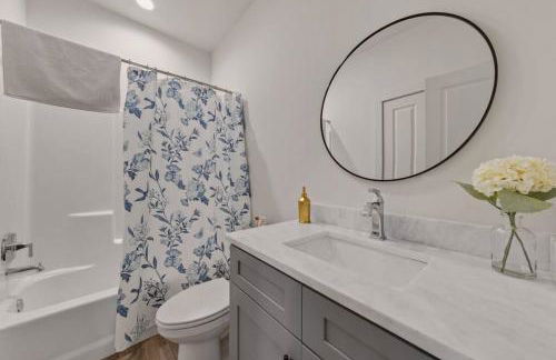 Cypress House*Cozy, Chic, and yours to book now! - Foto 9