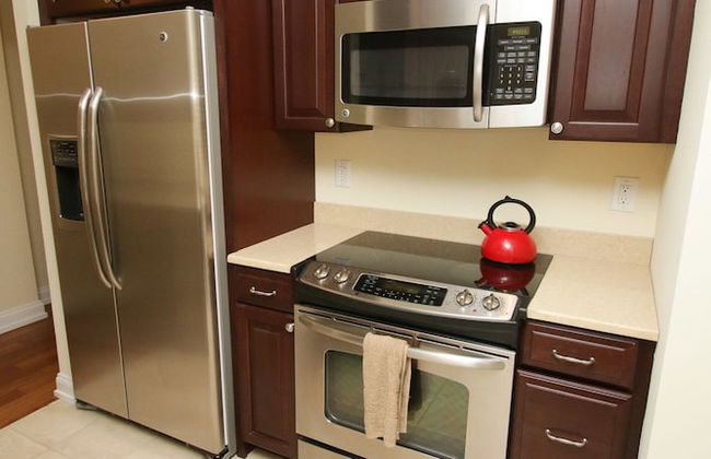 Renaissance Properties - W Rittenhouse Sq - Photo 8