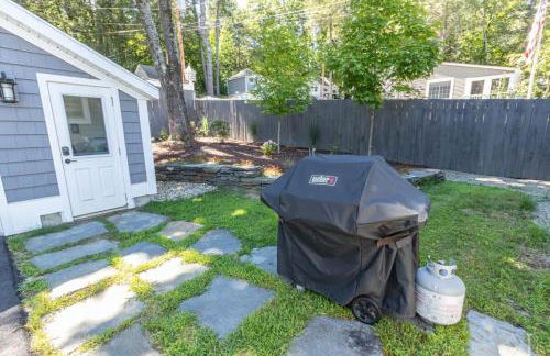 Beautiful Home 30 Feet from the Sand at Spofford Lake! - Foto 52