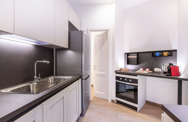 JOIVY Exclusive 2-Bedroom Villa with Private Garden - 5 minutes from the Colosseum - Photo 71
