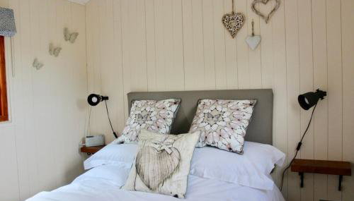 Hare's Hut - Photo 2