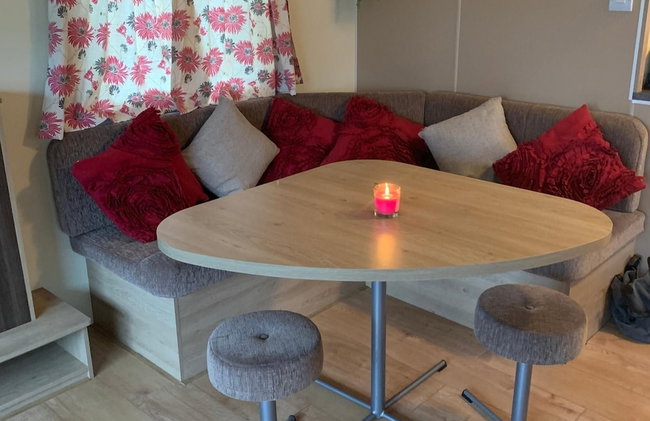 Caravan - Sleeps 6 - Parking, Pool, Facilities - Foto 1