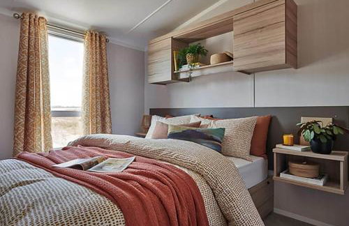 Heather View Essential Clover Caravan Pet 1 - Photo 3