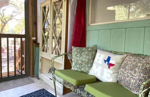 River Access at Blanco River, Charming Big Cottage - Foto 53