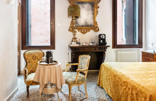 Luxury Venetian Rooms - Photo 16