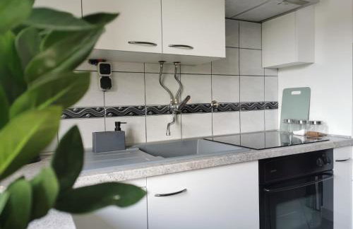 Kay Apartment Self Check-in - Photo 14