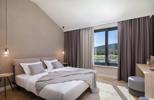 Luxury Villa Dolac near Split, airport, complete privacy, infinity heated pool - Photo 37