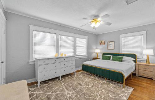 Bankers Hill Hideaway with AC Views and Parking - Foto 24