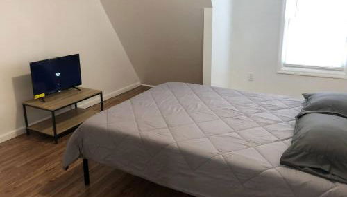 Private apartment with 3 bedrooms and 1 bathroom near Newark International Airport EWR and New York City, MetLife Stadium FIFA World Cup 20 minutes away - Foto 4