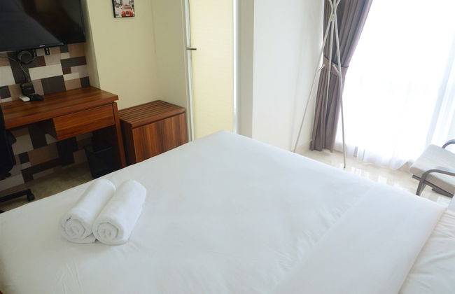 Warm and Best Studio Menteng Park Apartment - Photo 2
