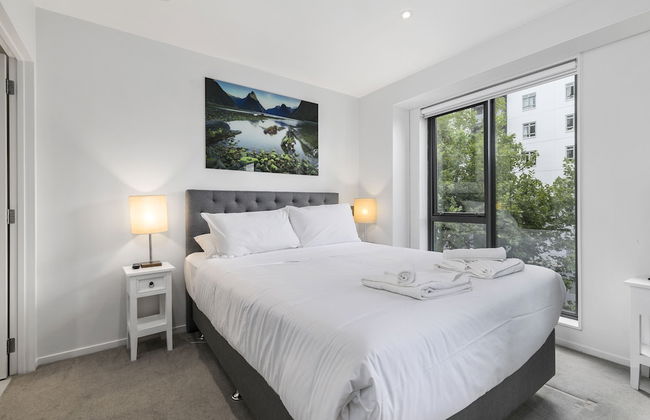 Chic 2BR Pool & Gym - Steps to Ponsonby - Foto 2