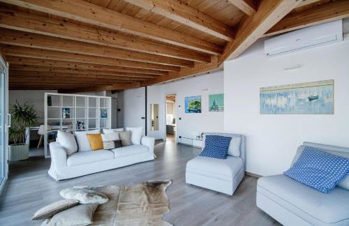 White Attic - by MyHomeInComo - Foto 5