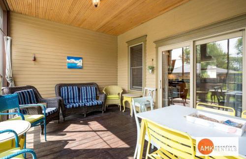 Lake Life Getaway - Condo near downtown! - Foto 28