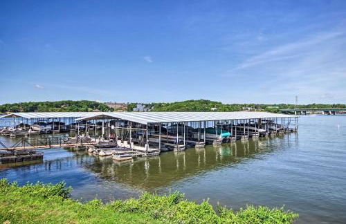 Lakefront Osage Beach Condo with Balcony and Pool - Photo 25