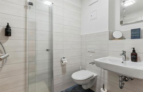 Vorstadtoase für 2 - Netflix, Parkplatz, Nähe BER, Queensize-Bett - Foto 7