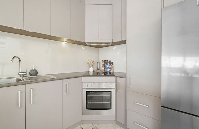 Harbour Haven Penthouse Marina View Balcony BBQ - Photo 7