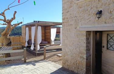 Agios Ioannis Stone Cottage with Private Heated Pool & Hydro-massage - Foto 1